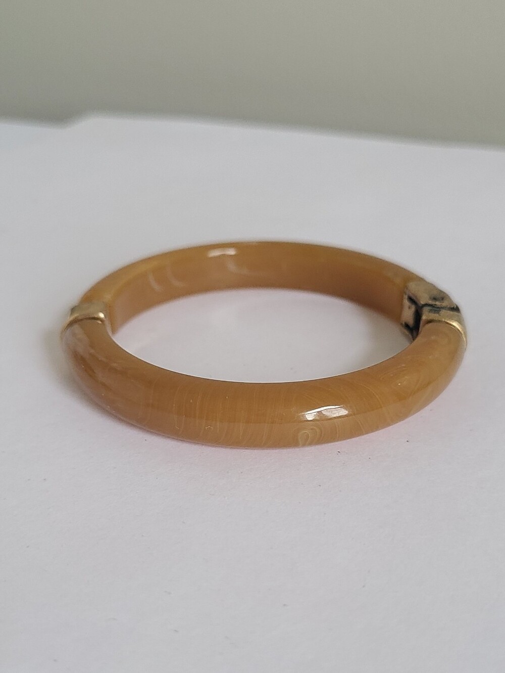 Vintage Boho Amber Tone Chunky Resin Acrylic Hinged Gold Tone Bangle Bracelet